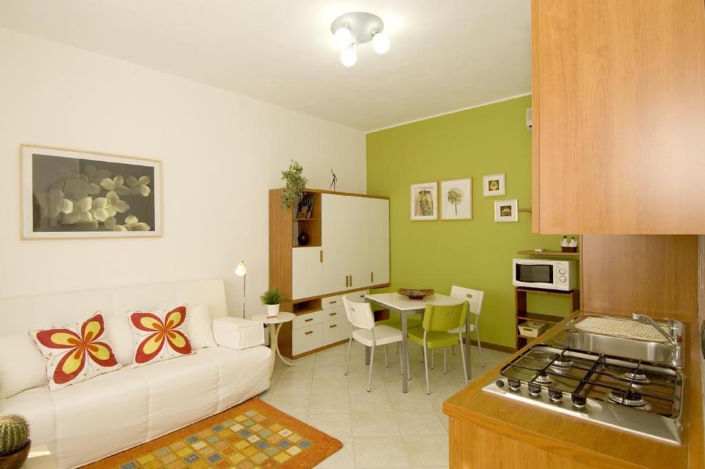 Appartamenti Villa Anna Melegnano Exterior foto
